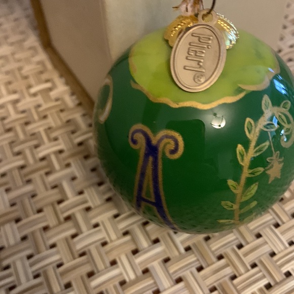PIER 1 IMPORTS LI BIEN PEACE DOVE ROUND GLASS CHRISTMAS ORNAMENT ORIGINAL BOX - Picture 3 of 3